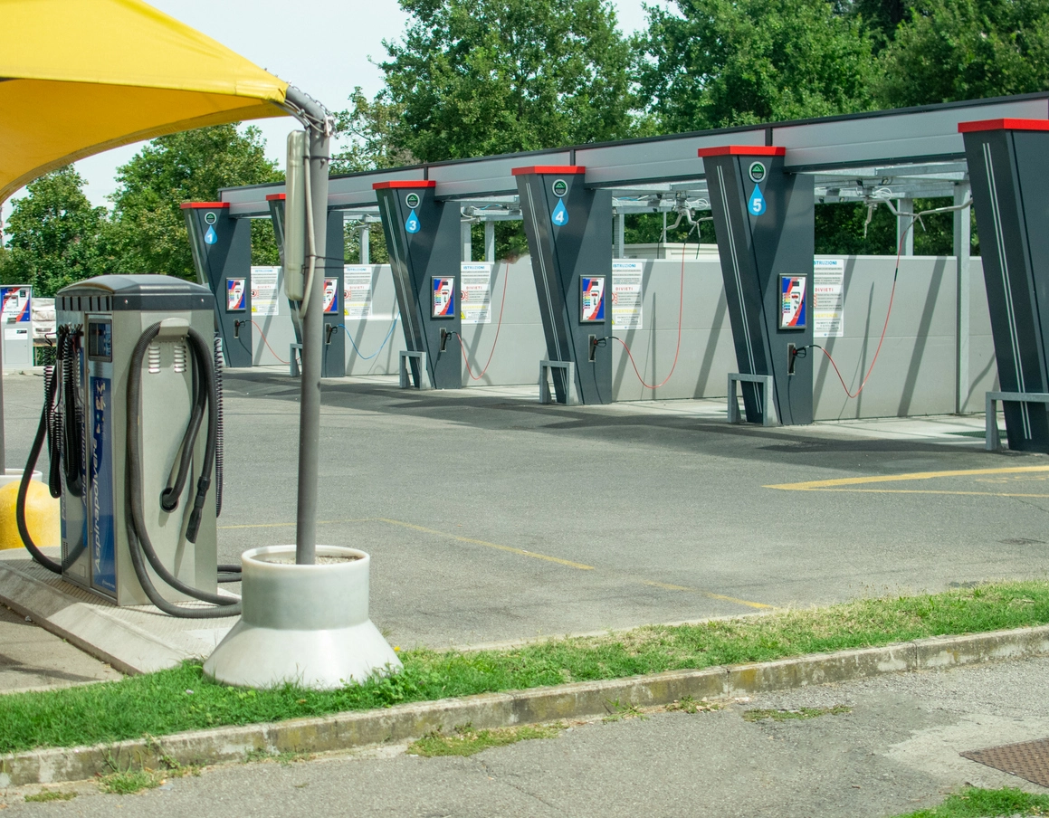 car wash vacuum area and lot surveillance cameras