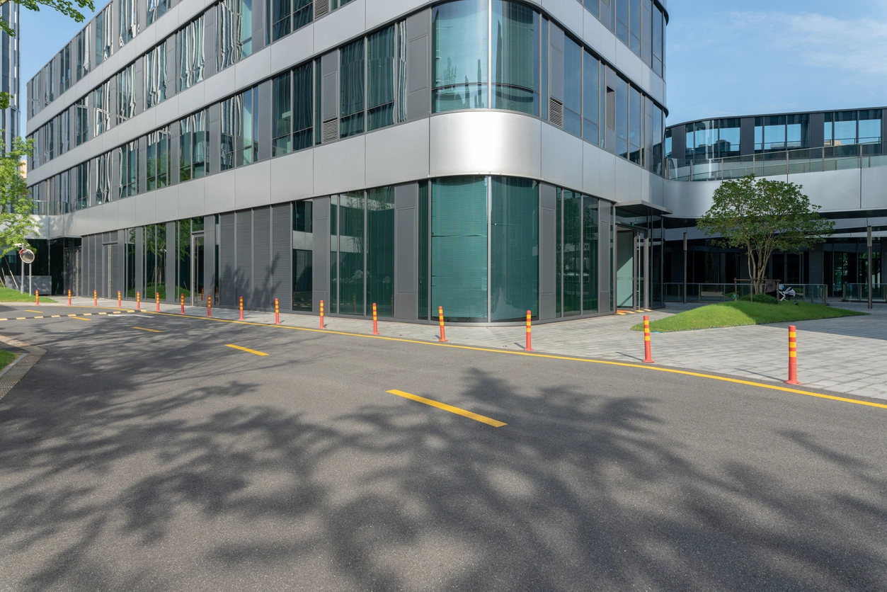 commercial security monitoring for real-time camera alerts and event review