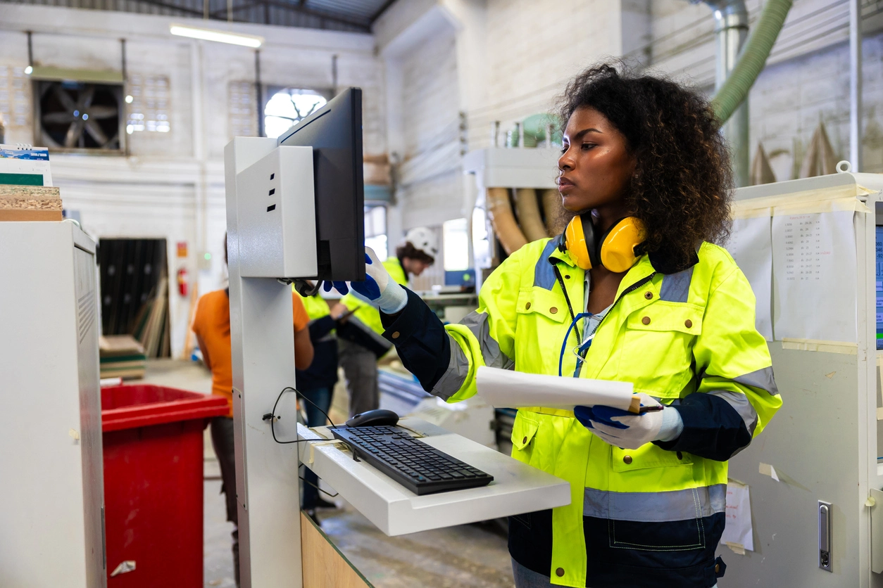 Industrial safety conditions reviewed through remote monitoring