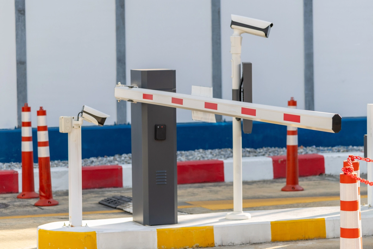 wide dynamic range camera monitoring parking gate and vehicle entrance
